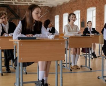 Ubierz się na piątkę: strój na egzamin, który doda Ci pewności