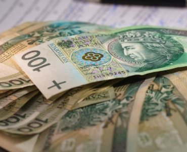 Wysokie zarobki bez dyplomu: TOP 15 zawodów i sprawdzone ścieżki wejścia