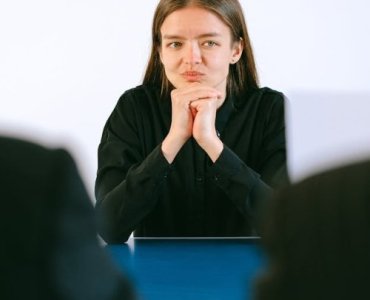 Zmiana stanowiska bez Twojej zgody? Poznaj granice prawa pracodawcy i swoje możliwości